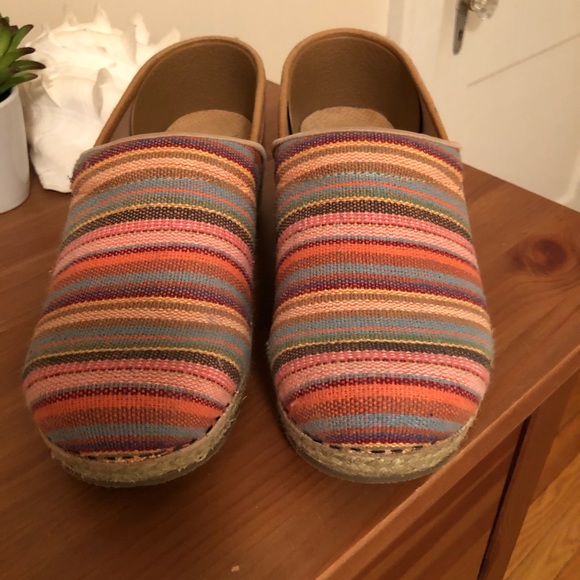 EUC Dansko vegan clogs in summer stripe 39 (8.5US) - Picture 3 of 7